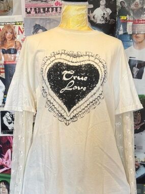 True Love Heart Graphic Long Sleeve Tee - Cream